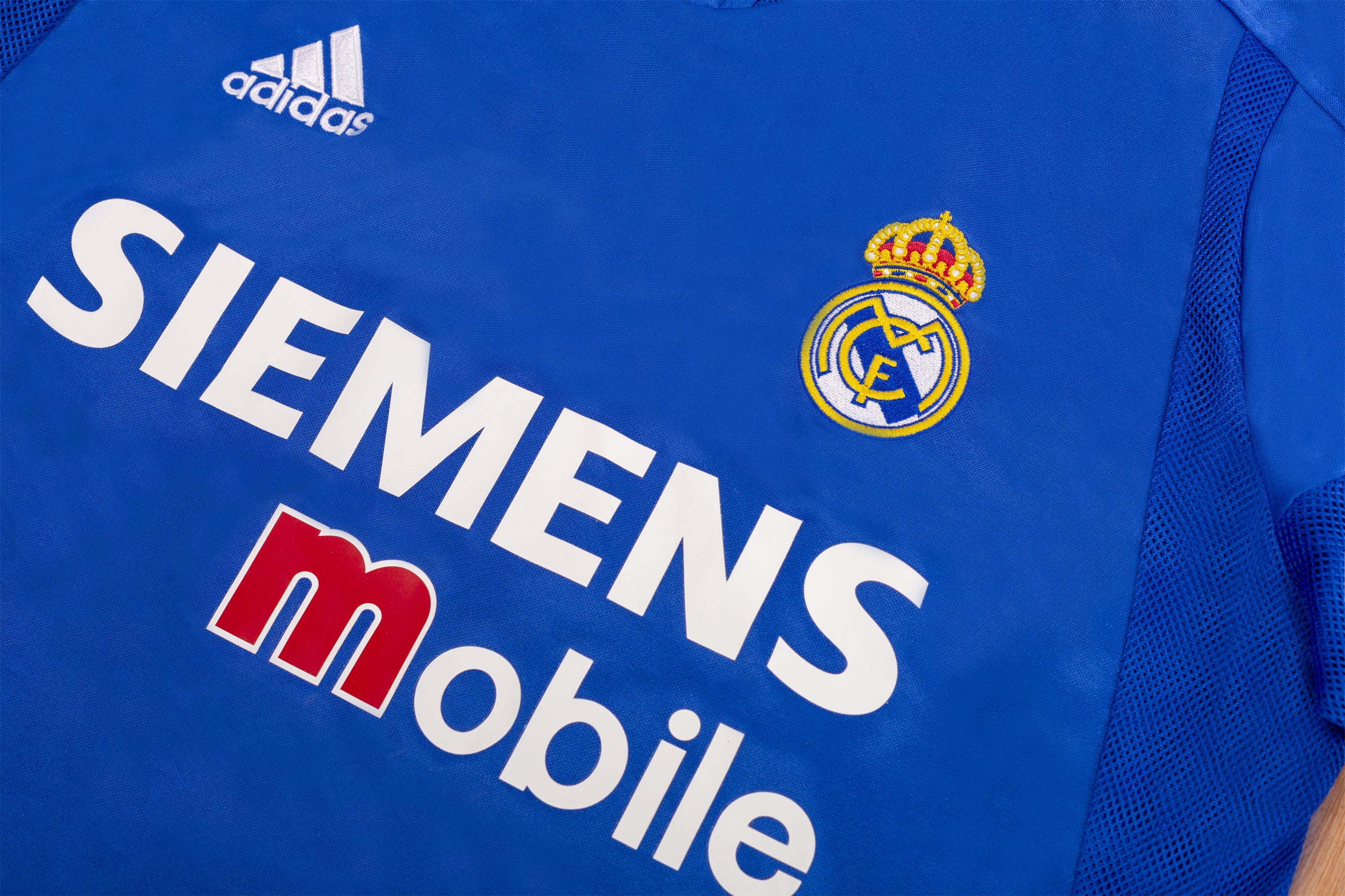 Real Madrid Away Blue 04/05