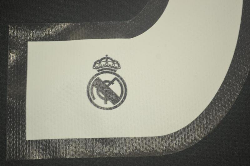 Real Madrid Away 04/05