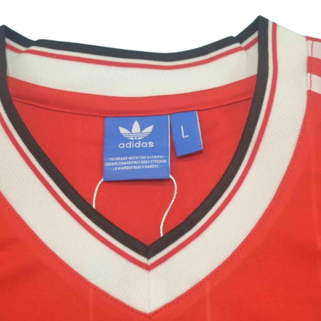 Manchester United Home 82/84 Nº 9