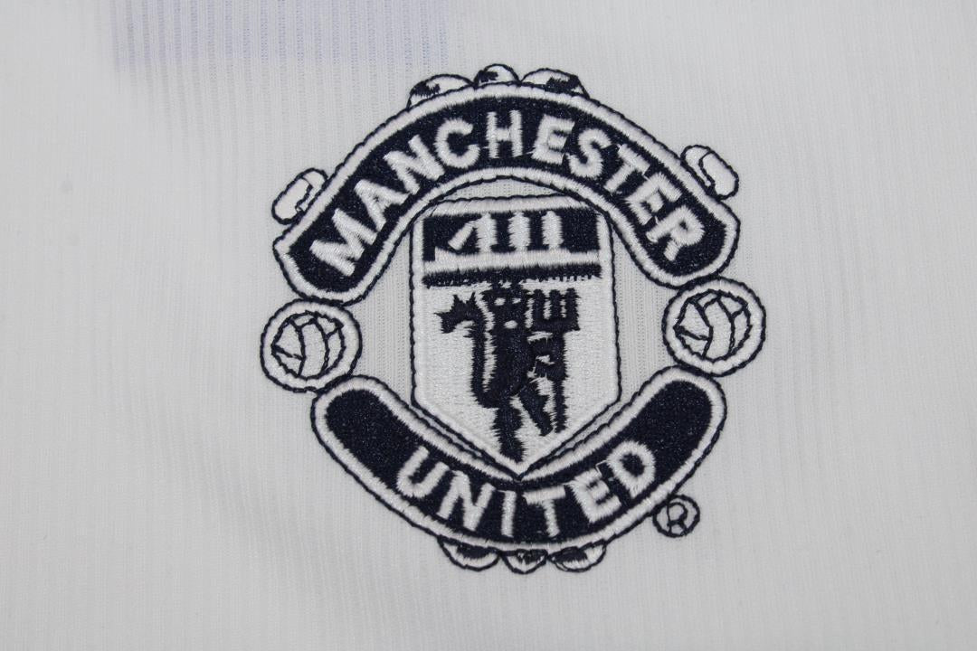 Manchester United Away White Long Sleeve 99/00