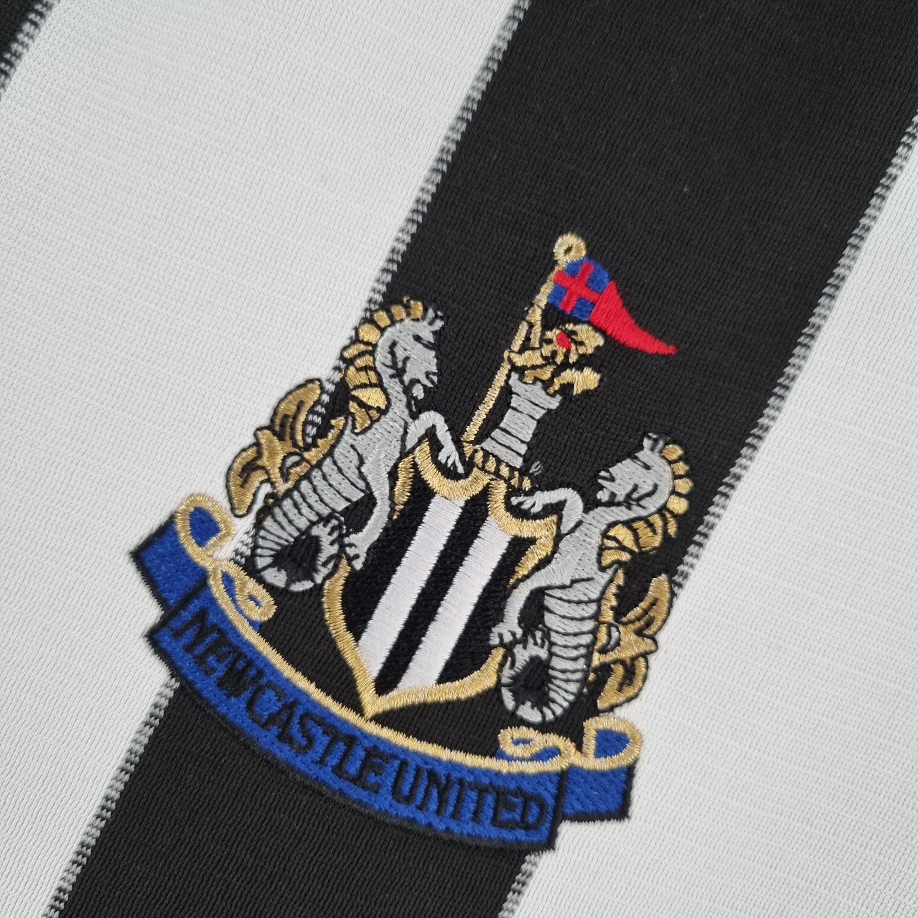 Newcastle Home 00/01